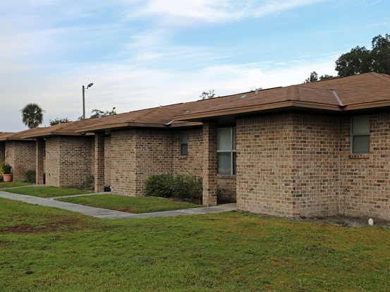 Evergreen Garden Apartments 678 W Bay Street Winter Garden Fl