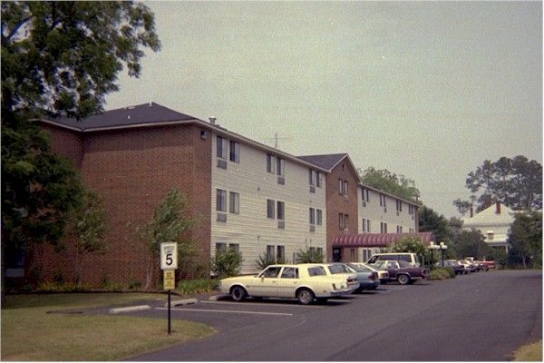 Dogwood Plaza