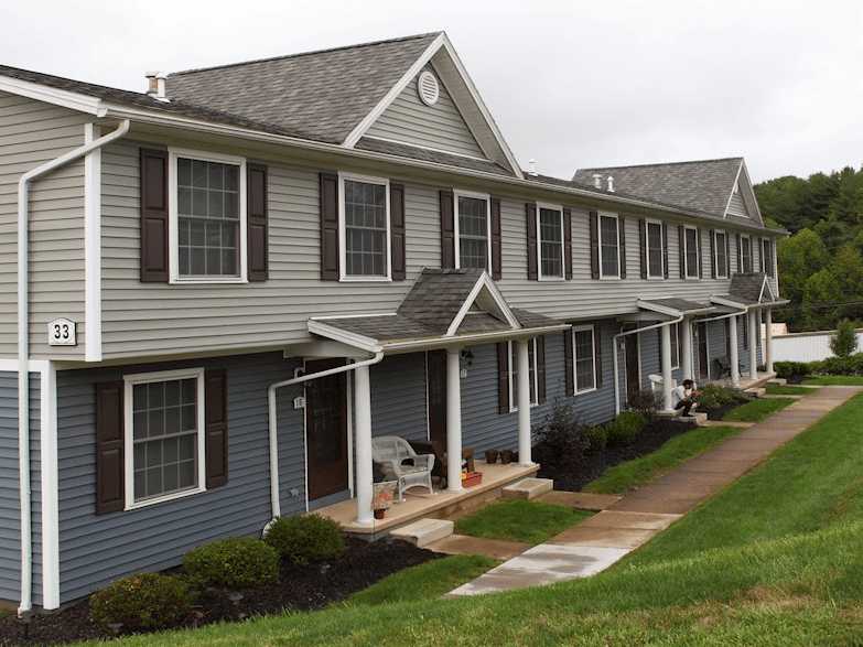 Rolling Hills Townhomes And Cottages