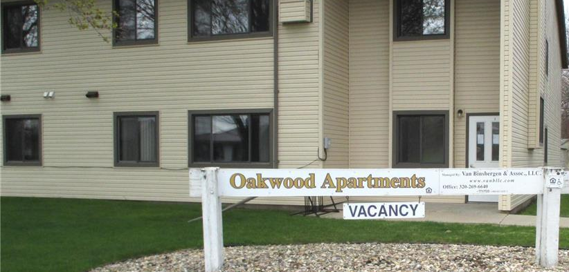 Oakwood Apartments -- (ellsworth)