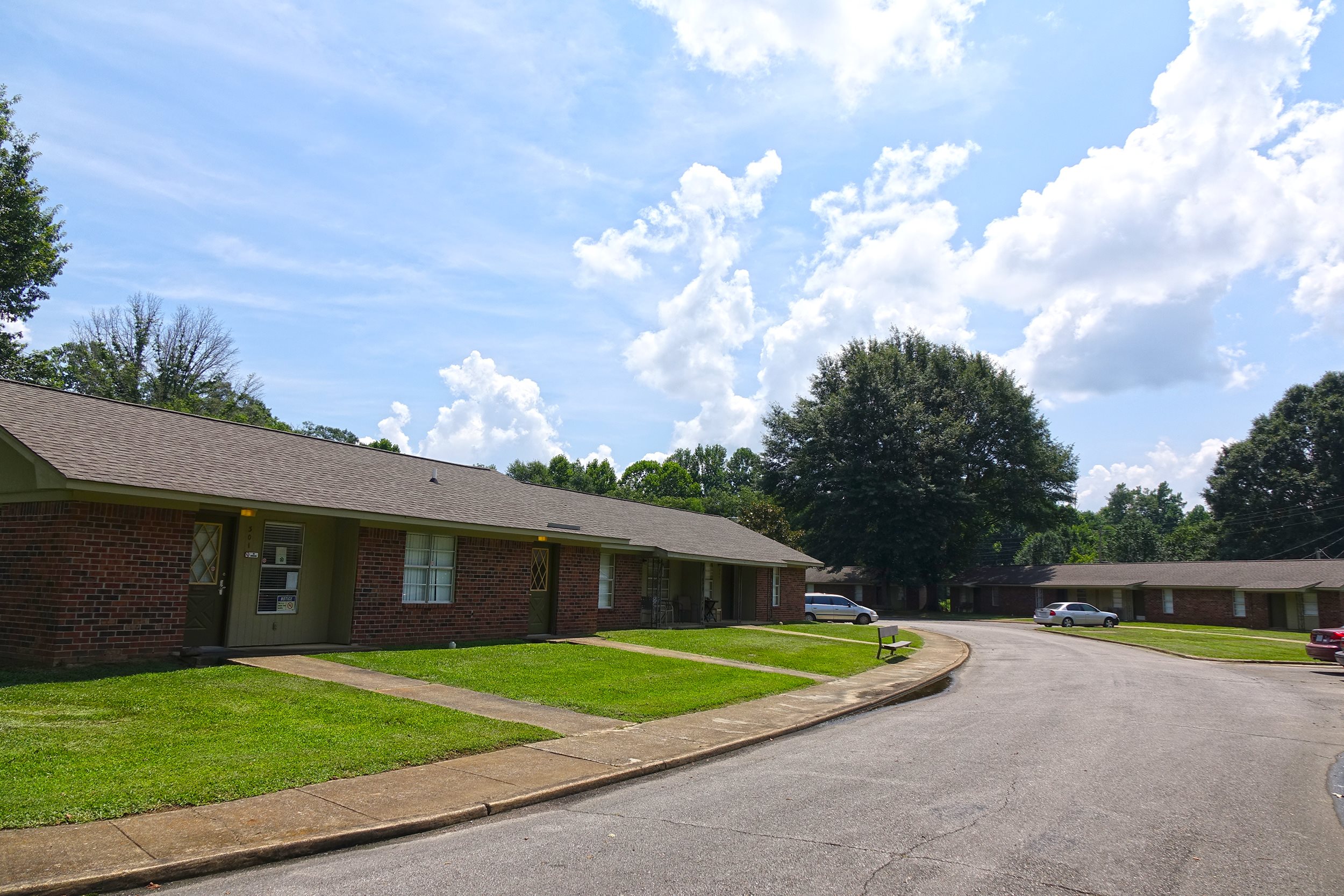 Pickwick Circle Apartments - Low Income
