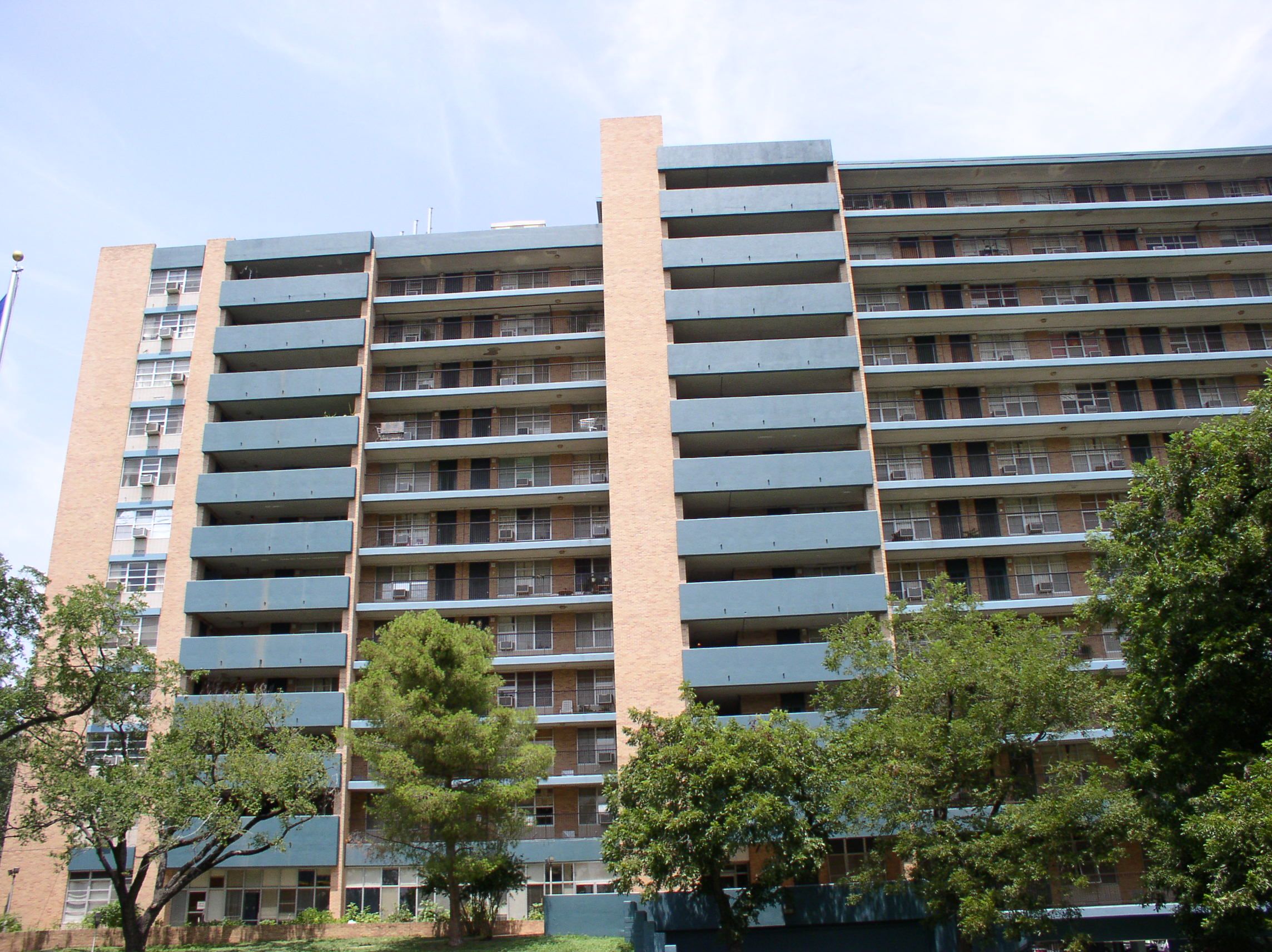 Lakeside Austin Low Rent Public Housing Apartements 85 Trinity