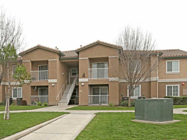 Kings Manor Apartments