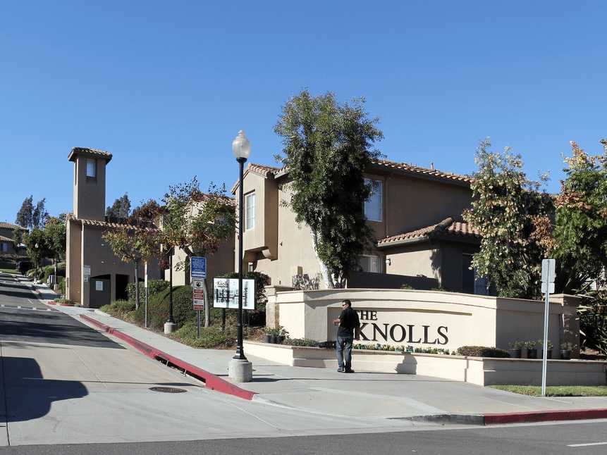 Knolls Apartments - San Marcos