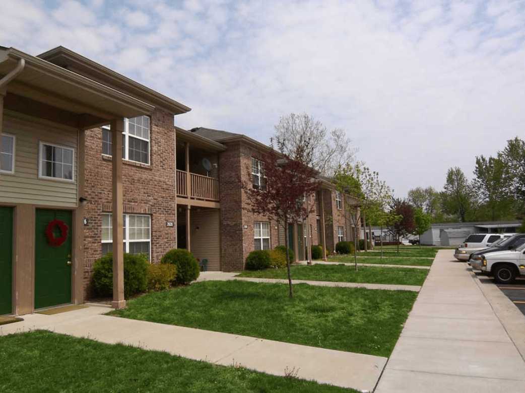 Canterbury House Apartments - Columbus