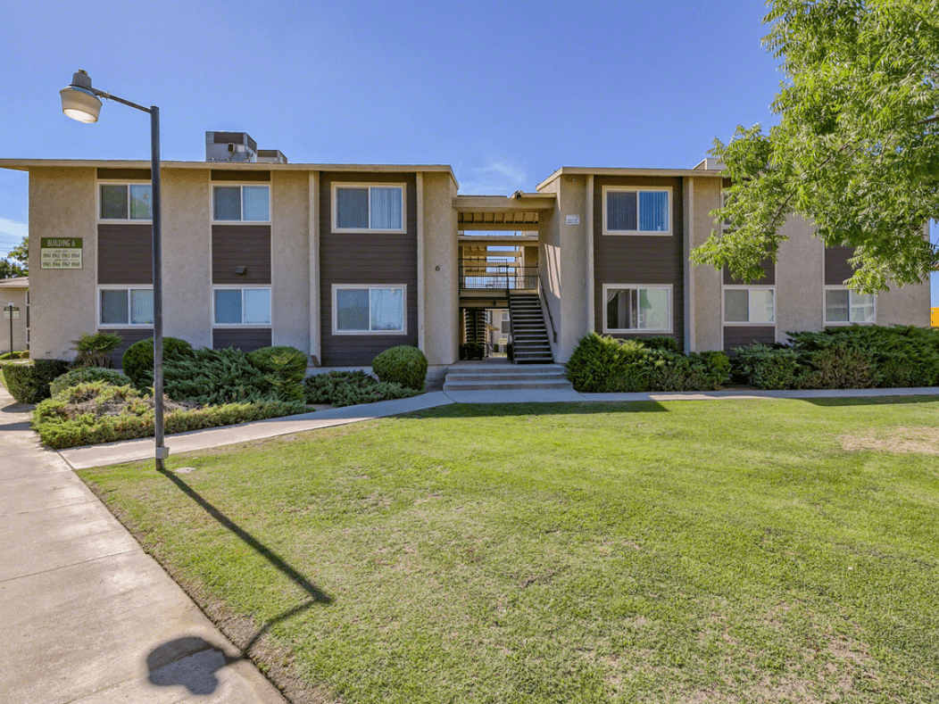 Lamont, CA Low Housing