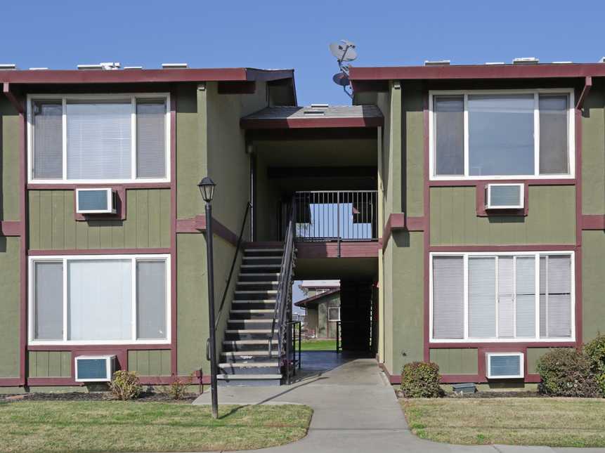 Los Banos Apartments