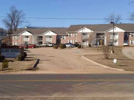 Hillcrest Apartments - MO