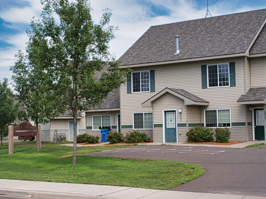 Oakview Terrace Townhouse, 38593 Oakview Avenue, North Branch, MN 55056