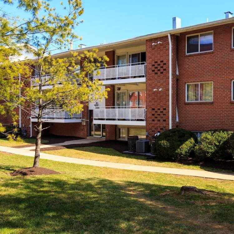 Amherst Gardens Affordable Community 2315 Blueridge Avenue Wheaton Md 20902 Publichousing Com