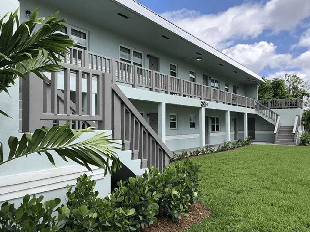 Emerald Palms Apartments in Fort Lauderdale