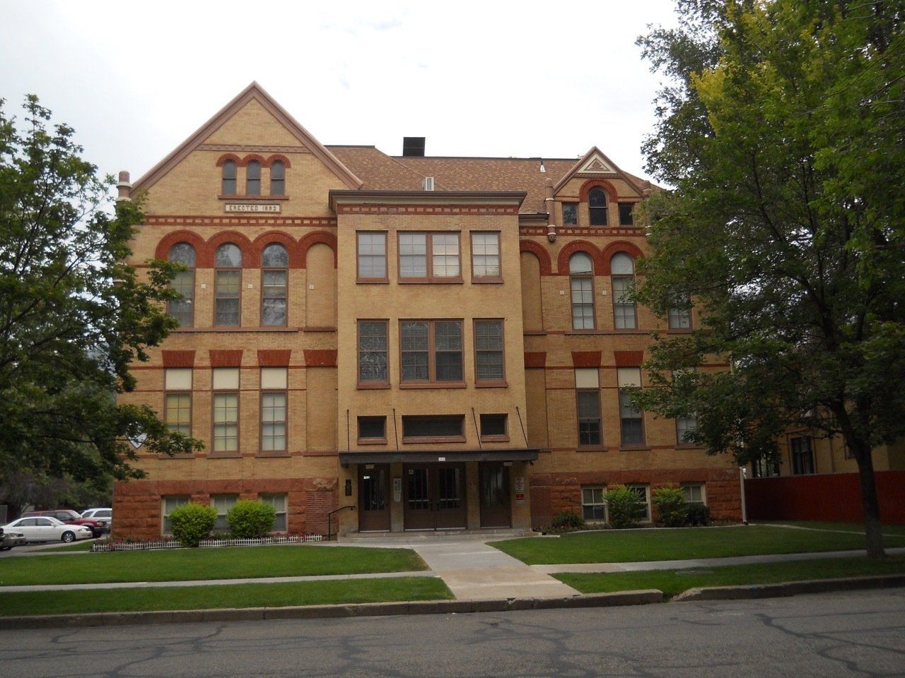 Madison Manor Apartments - Ogden