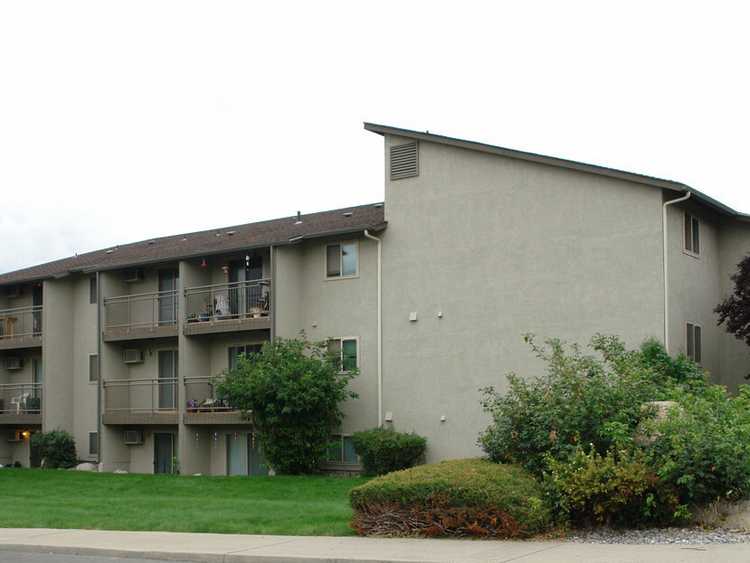 El Estero Apartments Family Housing